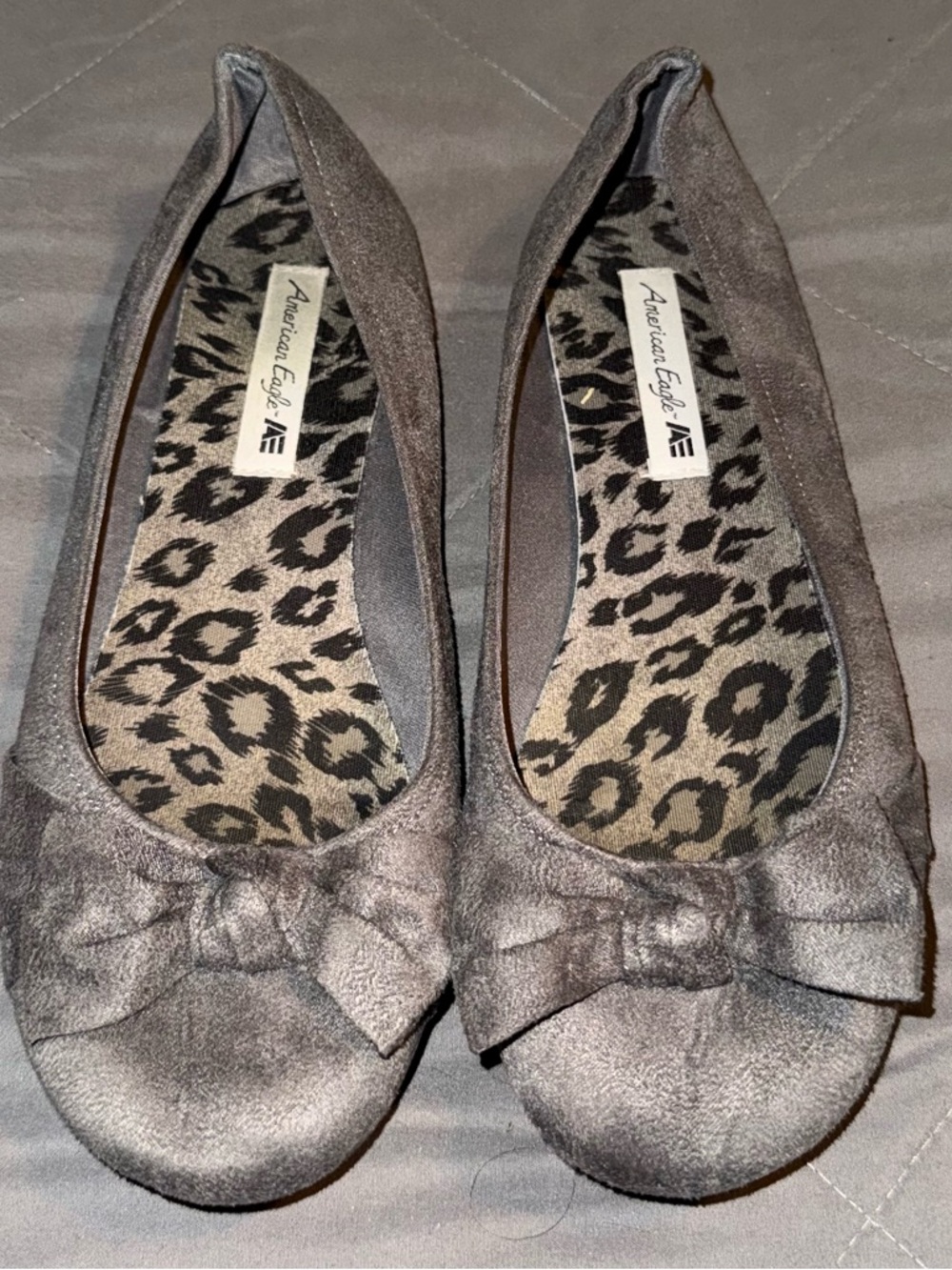 American Eagle Outfitters Gray Bow, Leopard-Insole Ballet Flats Size 8W *EUC*